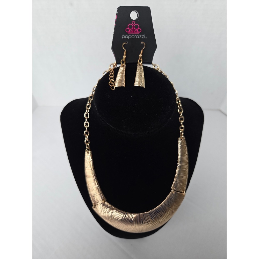 Paparazzi Necklace Earring Set Women OS Gold Textured Bib Statement JewelryS